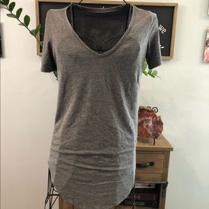 💙2/$12💙 Mudd gray low V-neck shirt (Size: XS)